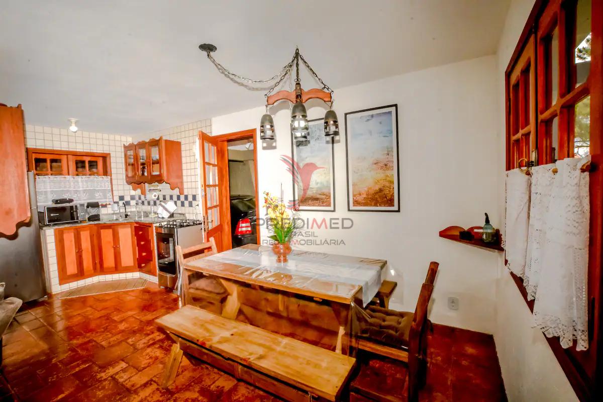 Vendo Casa de temporada completa em Monte Verde - MG  CAMANDUCAIA - 