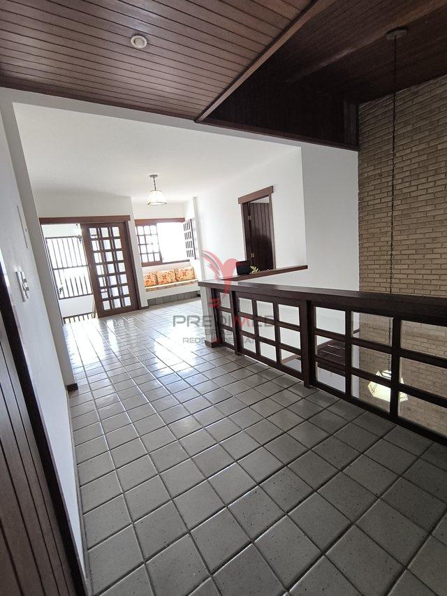Linda casa com Jardim, 4 quartos , sendo 3 Suites , 4 Vagas, no Bairro Capim Macio, Natal Rua Engenheiro Nelson Bahia Natal - 