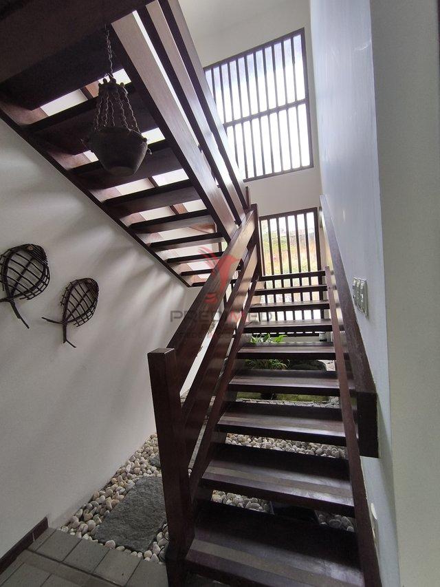 Linda casa com Jardim, 4 quartos , sendo 3 Suites , 4 Vagas, no Bairro Capim Macio, Natal Rua Engenheiro Nelson Bahia Natal - 