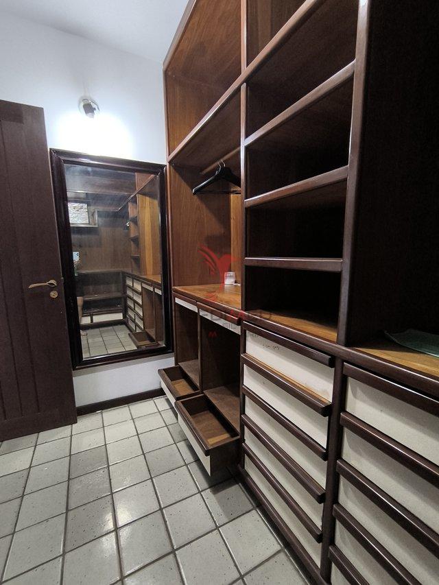 Linda casa com Jardim, 4 quartos , sendo 3 Suites , 4 Vagas, no Bairro Capim Macio, Natal Rua Engenheiro Nelson Bahia Natal - 