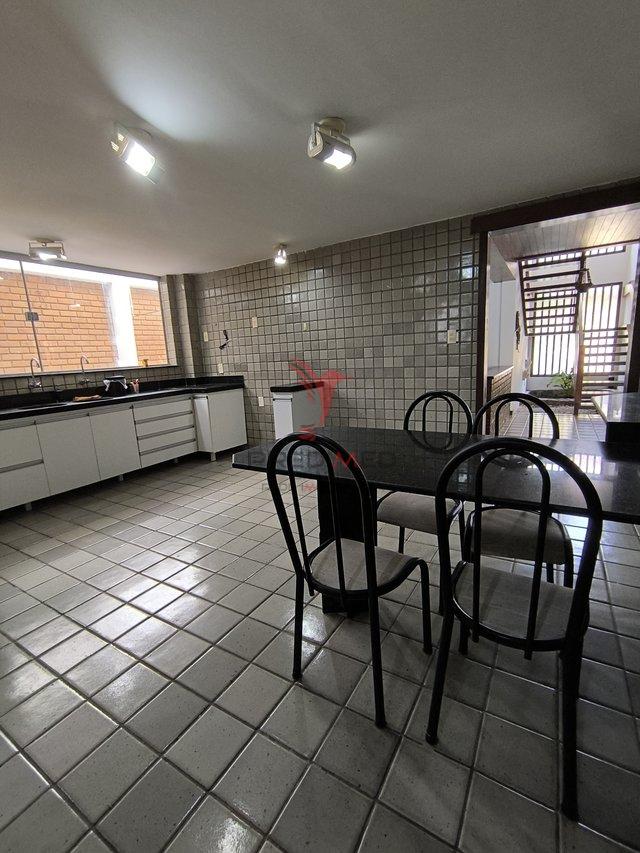 Linda casa com Jardim, 4 quartos , sendo 3 Suites , 4 Vagas, no Bairro Capim Macio, Natal Rua Engenheiro Nelson Bahia Natal - 