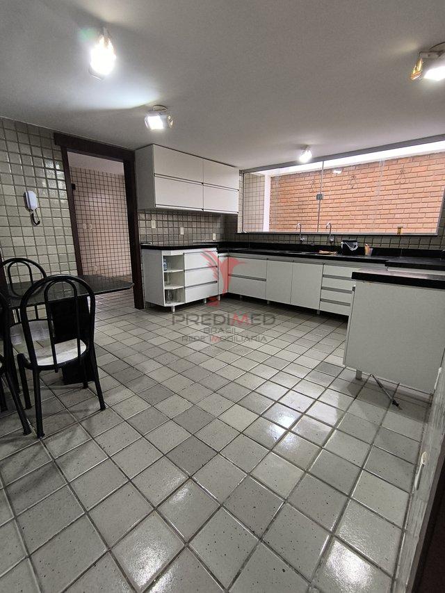 Linda casa com Jardim, 4 quartos , sendo 3 Suites , 4 Vagas, no Bairro Capim Macio, Natal Rua Engenheiro Nelson Bahia Natal - 
