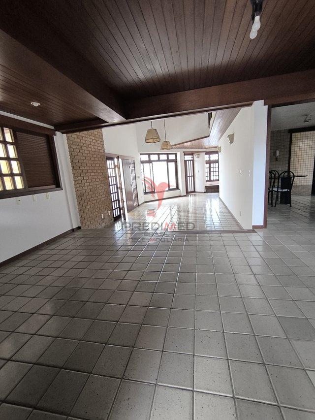 Linda casa com Jardim, 4 quartos , sendo 3 Suites , 4 Vagas, no Bairro Capim Macio, Natal Rua Engenheiro Nelson Bahia Natal - 
