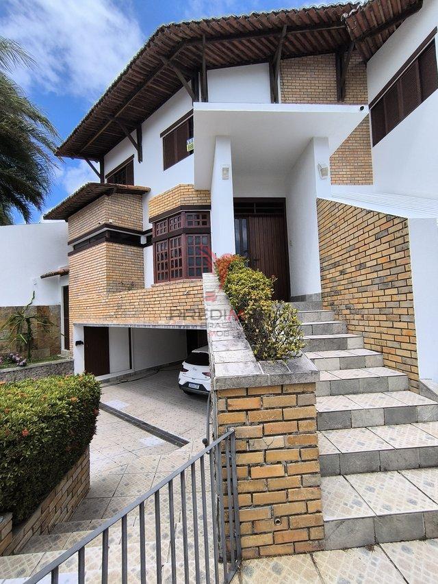 Linda casa com Jardim, 4 quartos , sendo 3 Suites , 4 Vagas, no Bairro Capim Macio, Natal Rua Engenheiro Nelson Bahia Natal - 