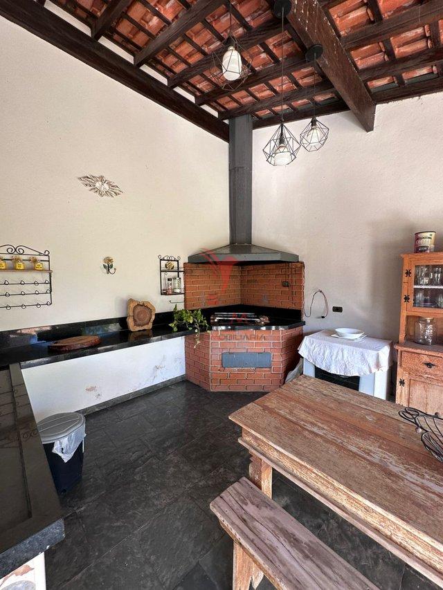 LINDA CASA com Piscina PROXIMO A UNIV. ESALQ Rua Edu Chaves Piracicaba - 