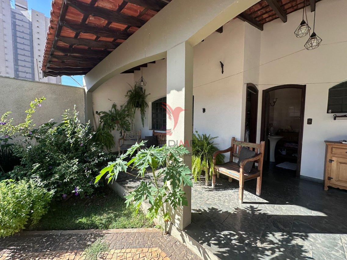 LINDA CASA com Piscina PROXIMO A UNIV. ESALQ Rua Edu Chaves Piracicaba - 