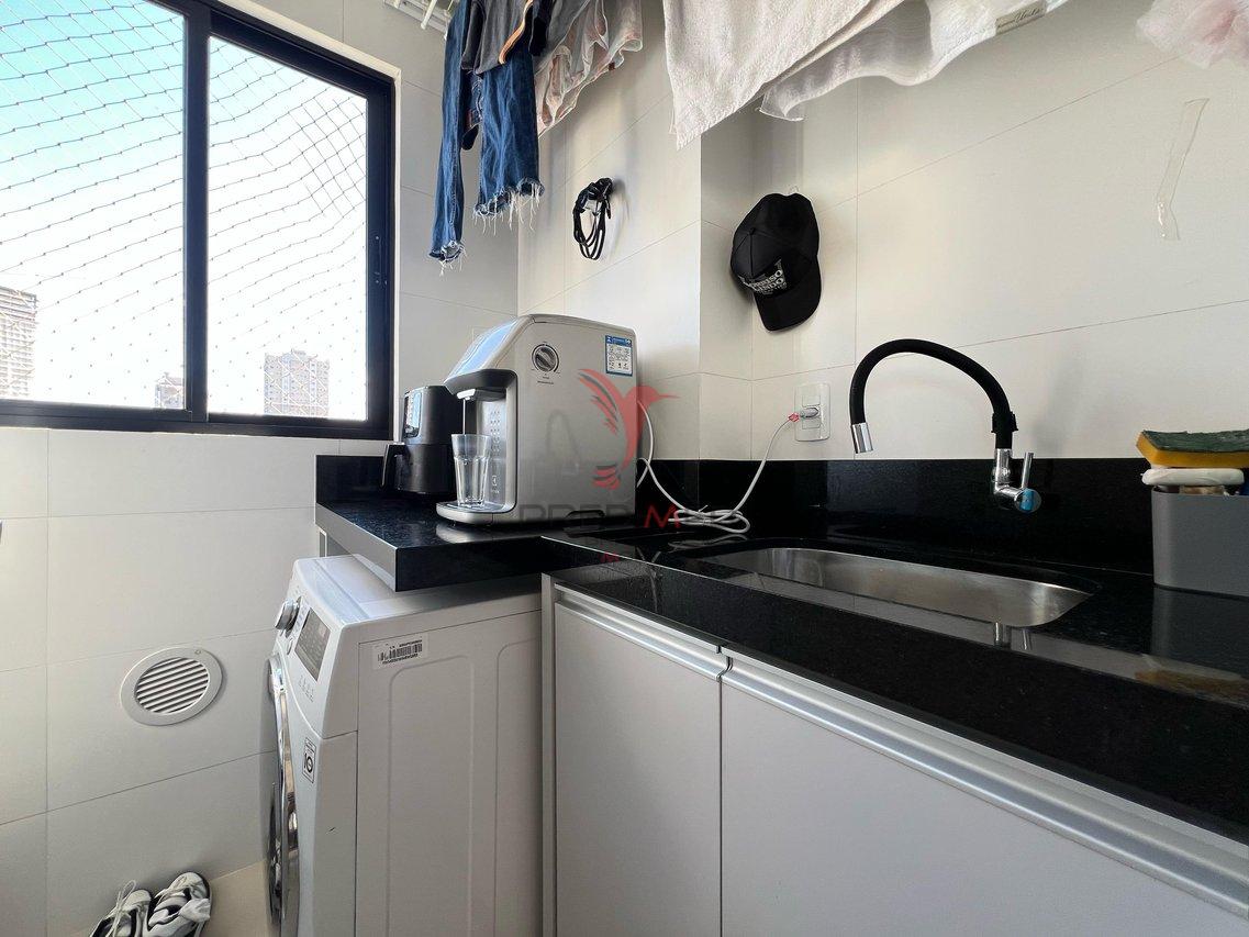 Oportunidade de você morar na praia,  apartamento mobiliado em excelente localização Rua 262 Itapema - 