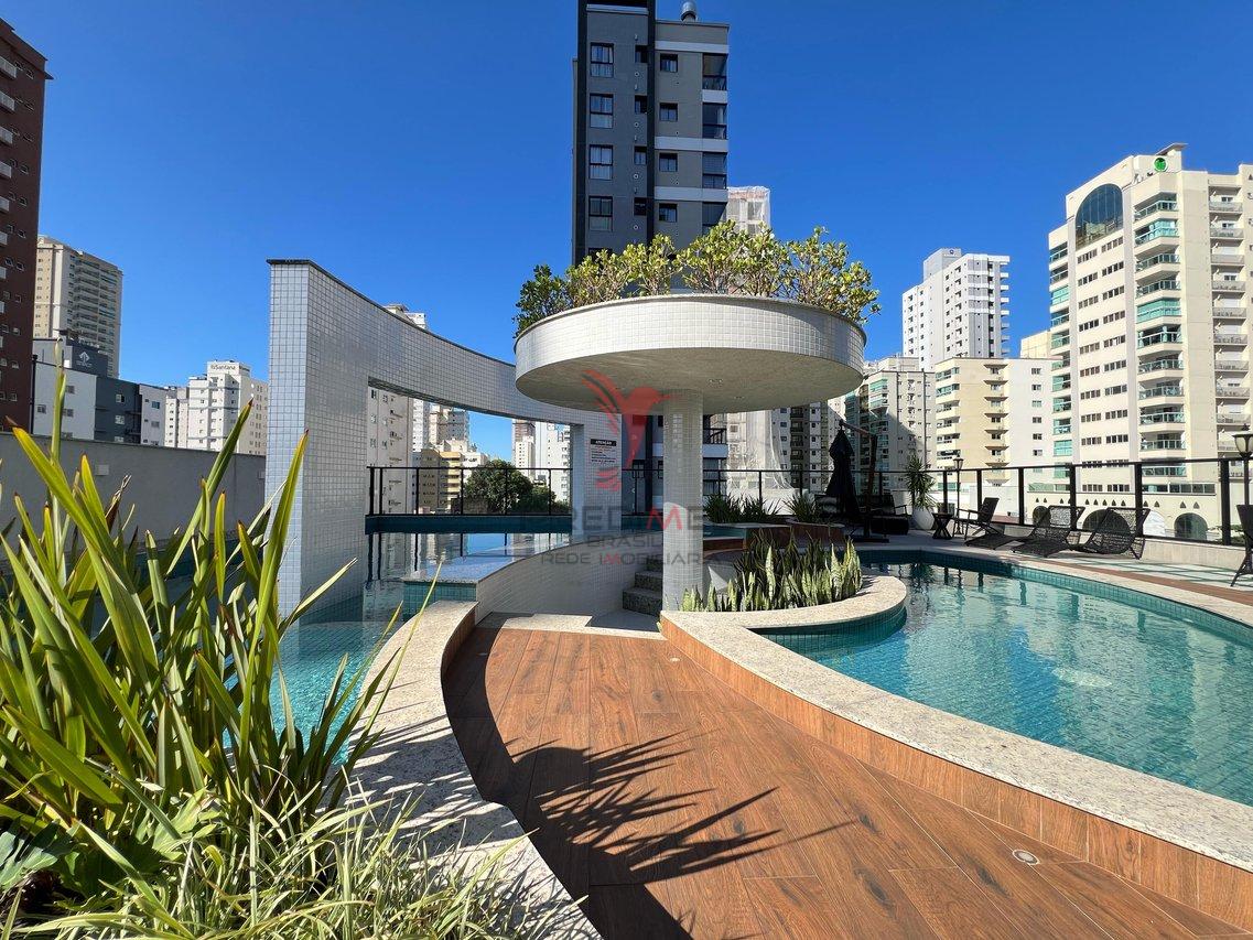 Oportunidade de você morar na praia,  apartamento mobiliado em excelente localização Rua 262 Itapema - 