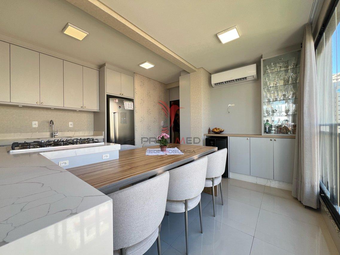 Oportunidade de você morar na praia,  apartamento mobiliado em excelente localização Rua 262 Itapema - 