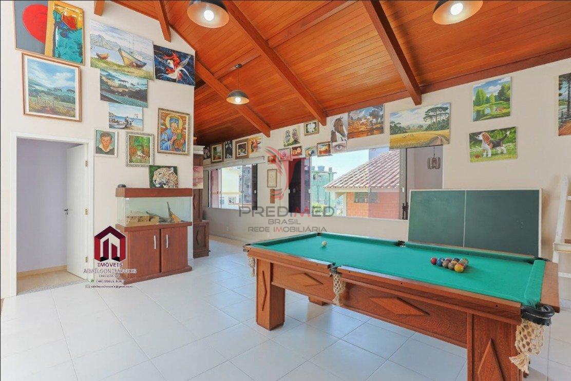 Casa a venda em Florianópolis SC Bairro Trindade com 4 quartos, sendo 2 suítes ,295m² Rua Capitão Pedro Bruno de Lima Florianópolis - 