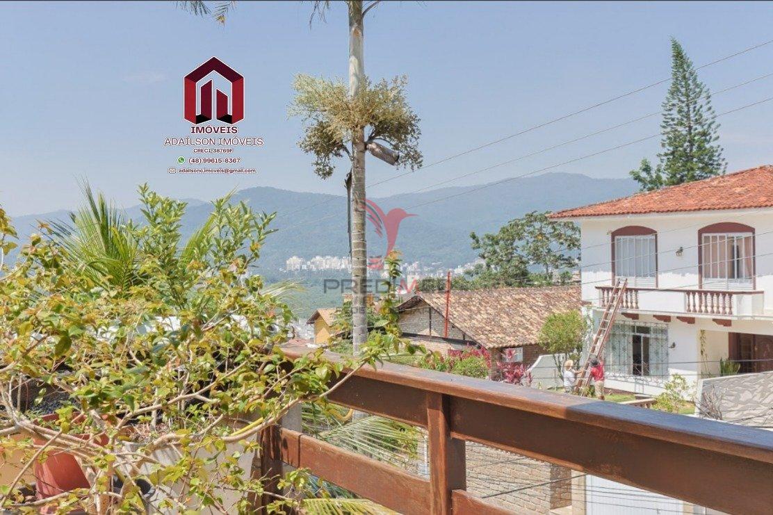 Casa a venda em Florianópolis SC Bairro Trindade com 4 quartos, sendo 2 suítes ,295m² Rua Capitão Pedro Bruno de Lima Florianópolis - 