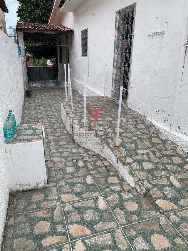 Vende-se casa com localização excelente no Miramar Rua Doutor Hermance Paiva João Pessoa - 