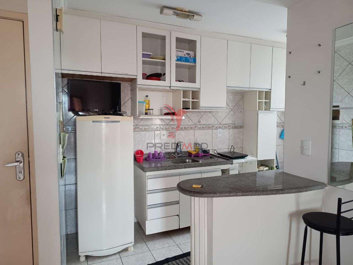 Apartamento mobilado, com  Varanda , no Bairro de Fátima em Fortaleza  Fortaleza - 