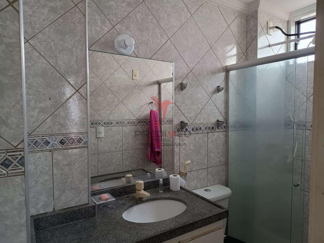 Apartamento mobilado, com  Varanda , no Bairro de Fátima em Fortaleza  Fortaleza - 