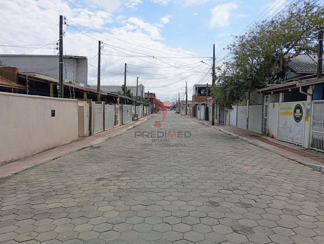 Casa no Bairro Santa Regina: Terreno Inteiro e Muito Espaço Rua Arquiteto Luiz Augusto Trojan Itajaí - 