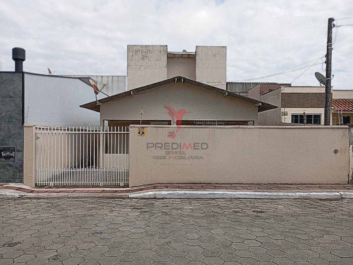 Casa no Bairro Santa Regina: Terreno Inteiro e Muito Espaço Rua Arquiteto Luiz Augusto Trojan Itajaí - 