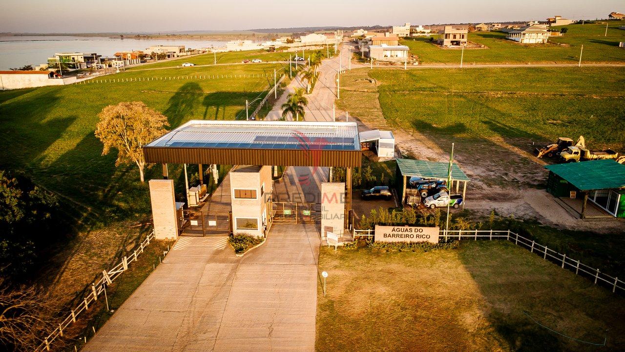 Vendo Terreno no Condomínio dos Sonhos. Águas do Barreiro Rico I  ANHEMBI - 