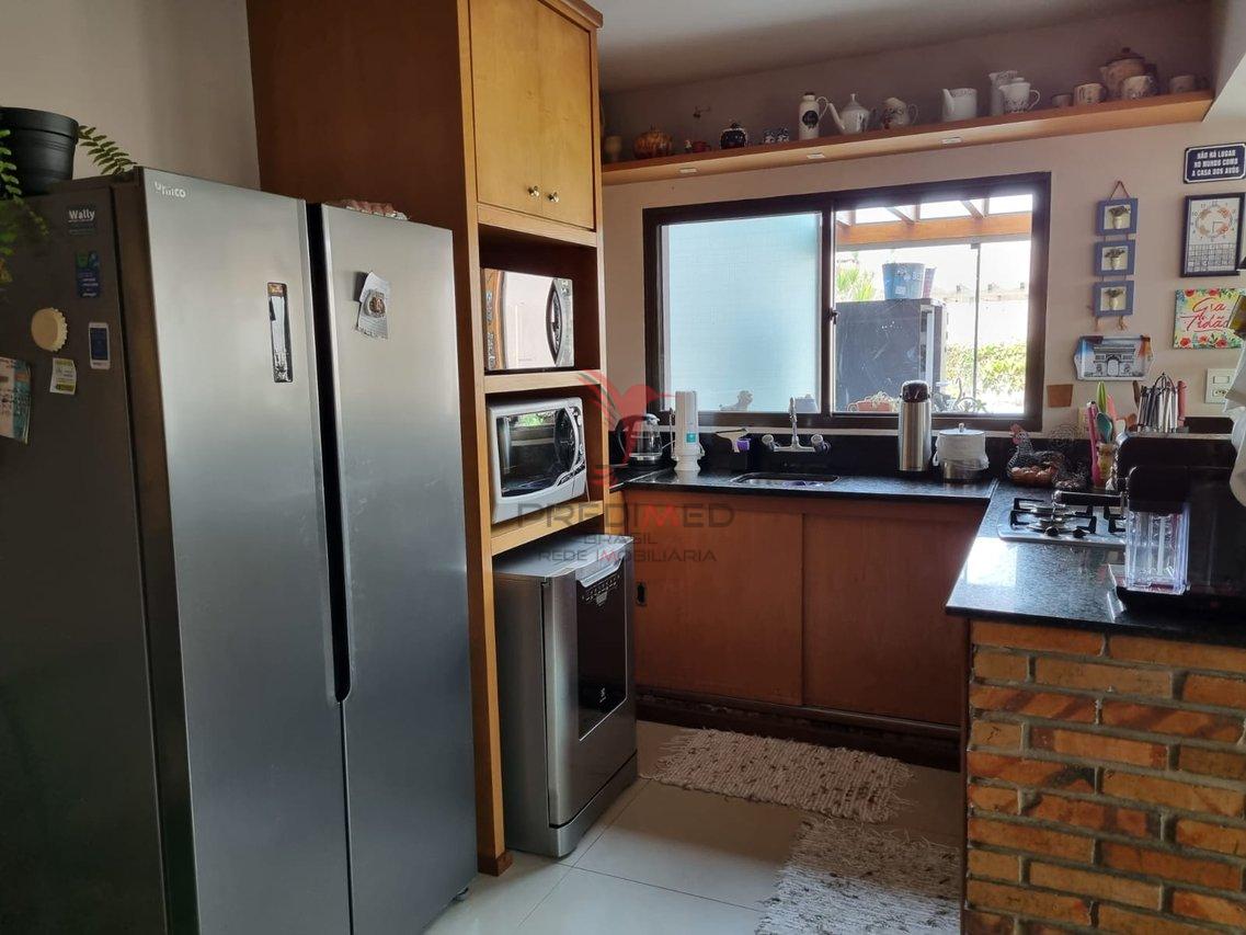 CASA DE ALTO PADRÃO, Seu Paraíso Exclusivo na Praia do Laranjal, as fotos falam por si  Pelotas - 