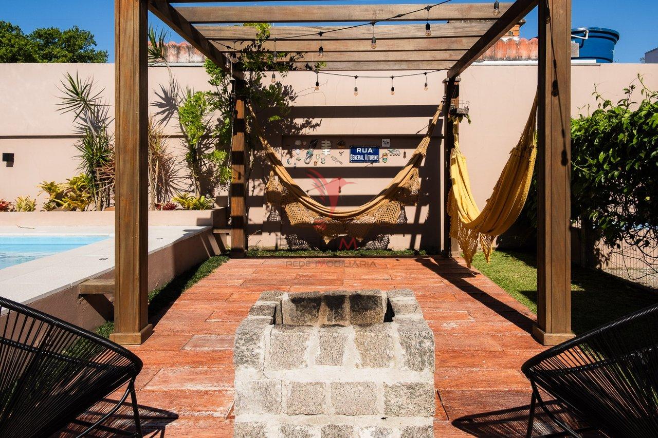 CASA DE ALTO PADRÃO, Seu Paraíso Exclusivo na Praia do Laranjal, as fotos falam por si  Pelotas - 