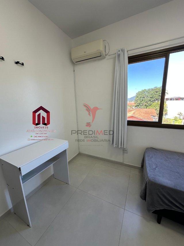 Apartamento Praia à venda, 2 quartos sendo,1vagas, sacada, todo mobiliado Florianópolis SC Rua dos Eucaliptos Florianópolis - 