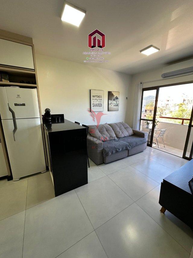 Apartamento Praia à venda, 2 quartos sendo,1vagas, sacada, todo mobiliado Florianópolis SC Rua dos Eucaliptos Florianópolis - 