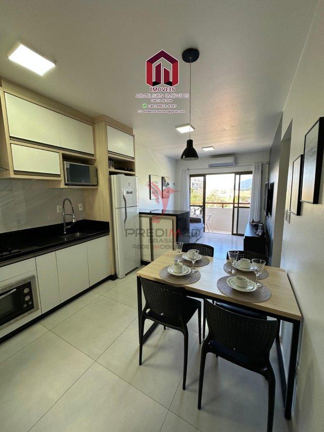 Apartamento Praia à venda, 2 quartos sendo,1vagas, sacada, todo mobiliado Florianópolis SC Rua dos Eucaliptos Florianópolis - 