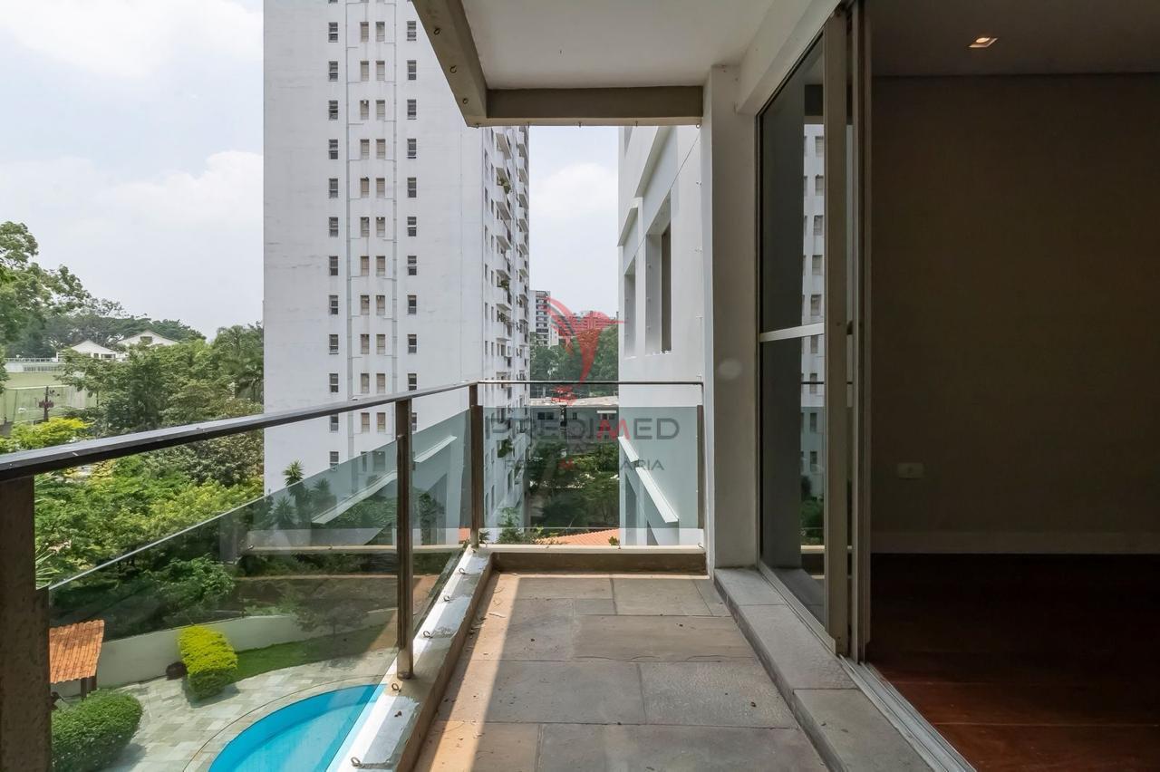 Vende-se no Morumbi, apartamento com 3 Quartos e 2 Vagas de Garagem Rua Charles Spencer Chaplin São Paulo - 