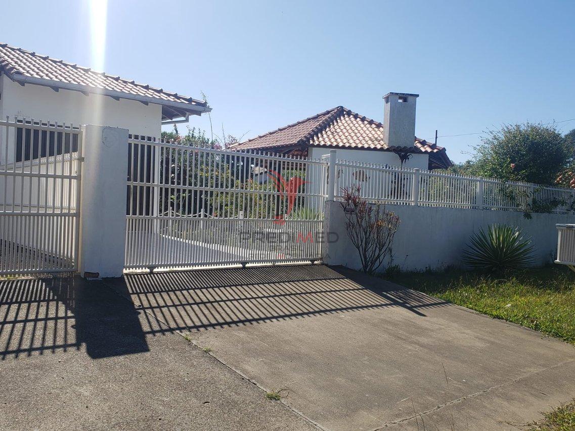 Lindo, muito lindo, situado a duas quadras da praia, 5 imóveis, com academia, piscina rua Manuel Domingos  Laguna - 