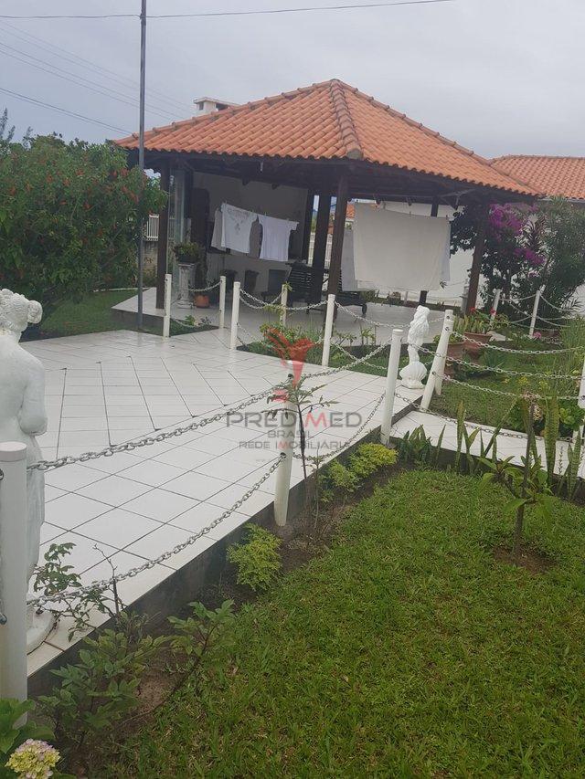 Lindo, muito lindo, situado a duas quadras da praia, 5 imóveis, com academia, piscina rua Manuel Domingos  Laguna - 