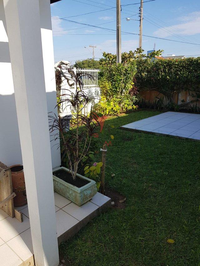 Lindo, muito lindo, situado a duas quadras da praia, 5 imóveis, com academia, piscina rua Manuel Domingos  Laguna - 