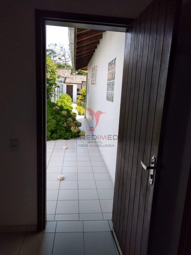 Lindo, muito lindo, situado a duas quadras da praia, 5 imóveis, com academia, piscina rua Manuel Domingos  Laguna - 