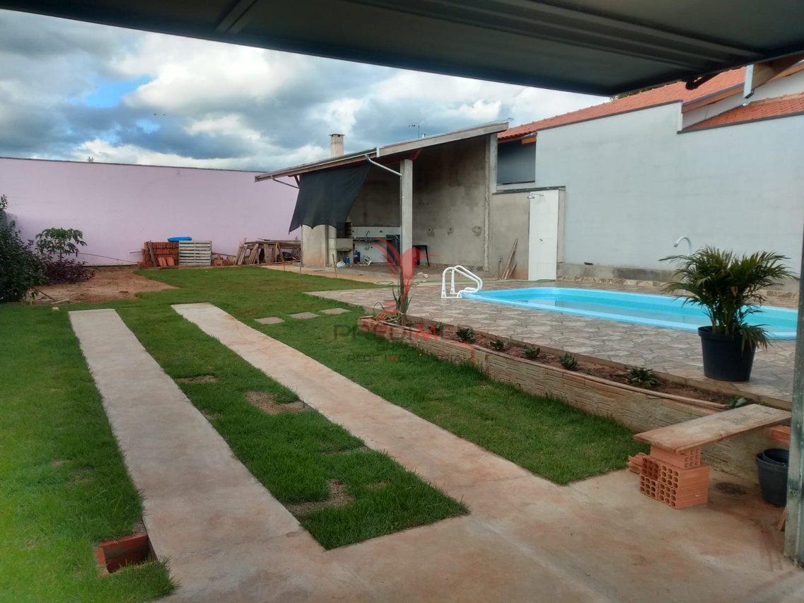 Vendo Terreno de 300 m&sup2; com Piscina em S&atilde;o Pedro - SP  São Pedro - 
