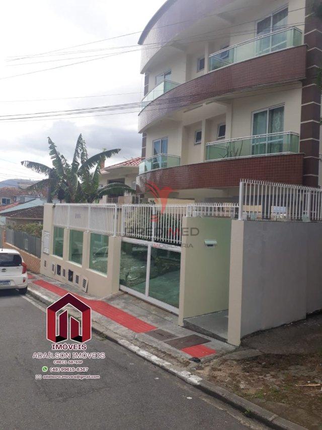 Apartamento com 2 Quartos e 1 banheiros &agrave; Venda, 77m&sup2; por R$ 389.000 SJ - SC Rua Santa Bárbara São José - 