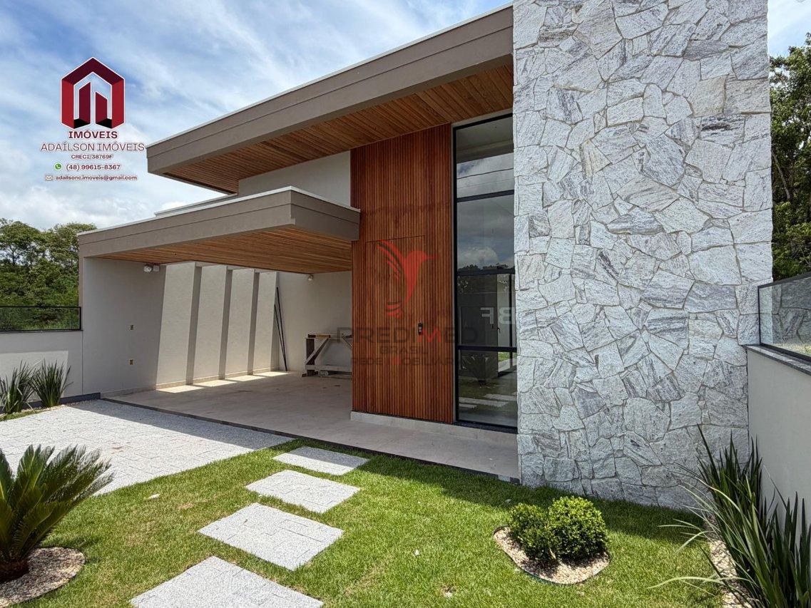 Linda casa moderna com 3 su&iacute;tes e &aacute;rea gourmet &ndash; S&atilde;o Jos&eacute;/SC - Brasil Rua Laurindo José Cristovão São José - 