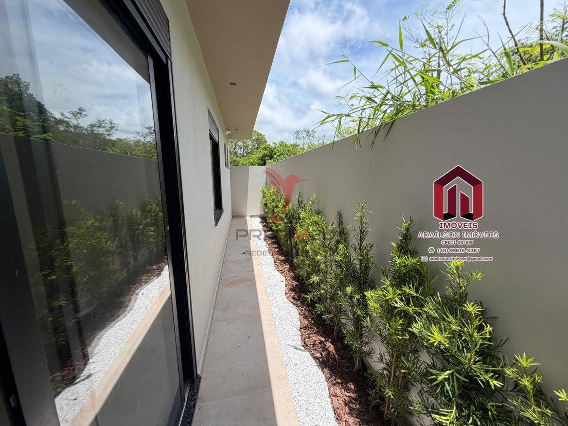 Linda casa moderna com 3 su&iacute;tes e &aacute;rea gourmet &ndash; S&atilde;o Jos&eacute;/SC - Brasil Rua Laurindo José Cristovão São José - 