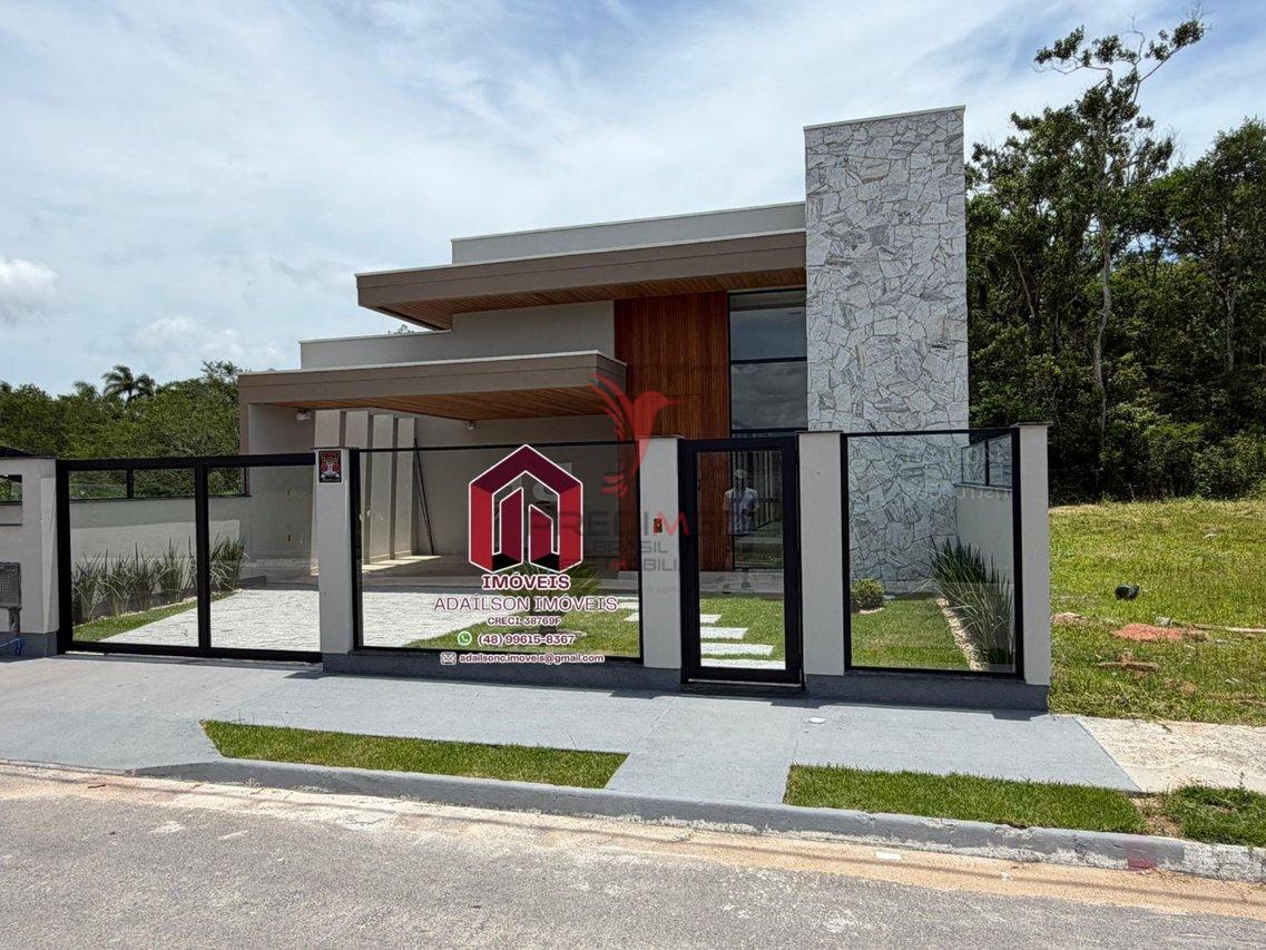 Linda casa moderna com 3 su&iacute;tes e &aacute;rea gourmet &ndash; S&atilde;o Jos&eacute;/SC - Brasil Rua Laurindo José Cristovão São José - 