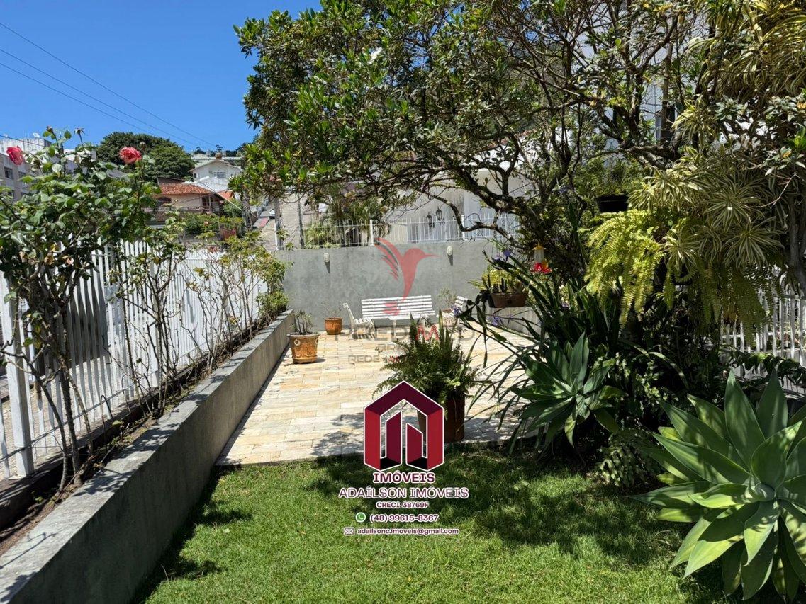 Linda Casa em Florianópolis, SC Brasil -Bairro Trindade com 4 dormitórios, sendo 2 suítes  João Pessoa - 