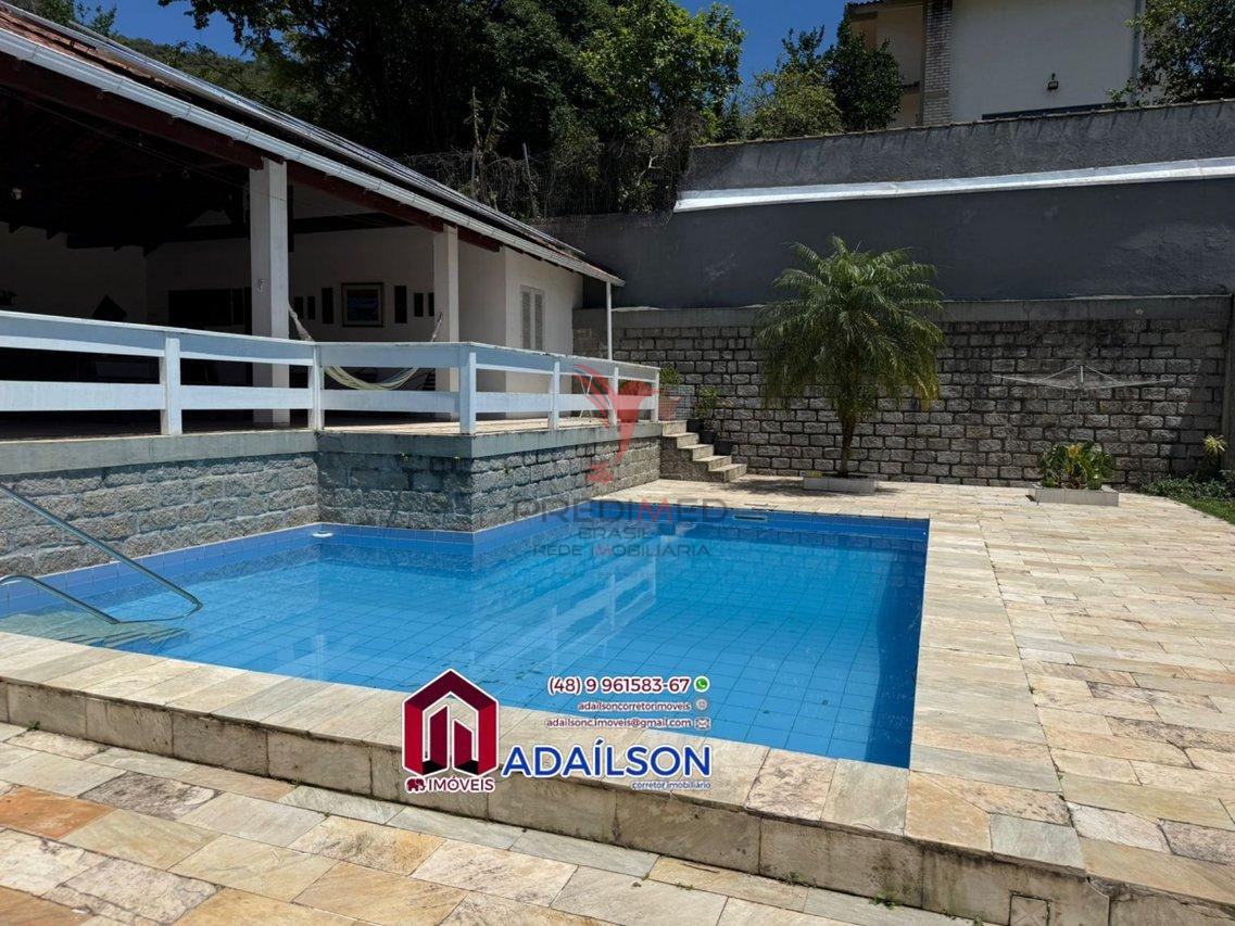 Linda Casa em Florianópolis, SC Brasil -Bairro Trindade com 4 dormitórios, sendo 2 suítes  João Pessoa - 