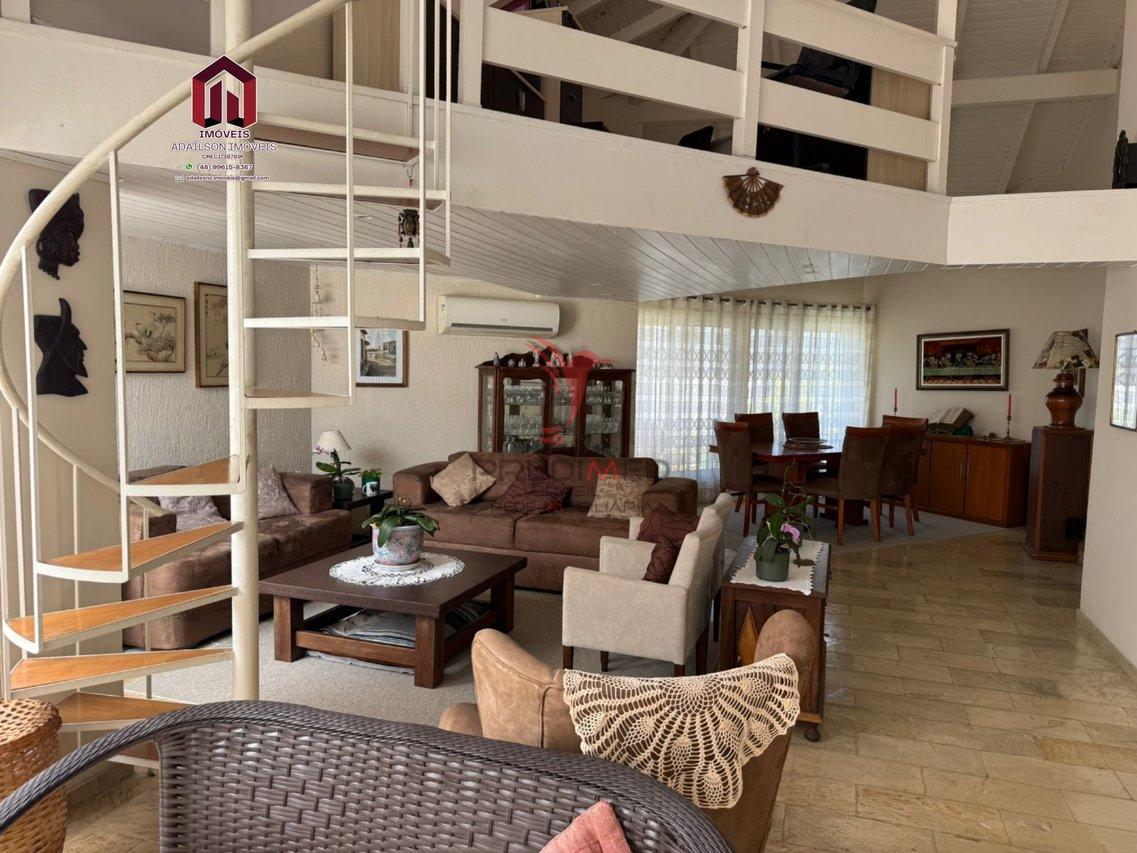 Linda Casa em Florianópolis, SC Brasil -Bairro Trindade com 4 dormitórios, sendo 2 suítes  João Pessoa - 