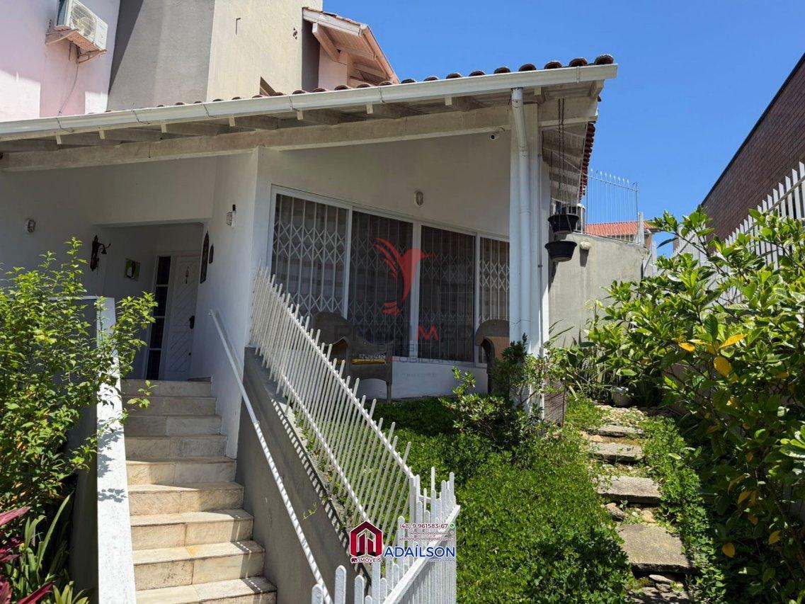 Linda Casa em Florianópolis, SC Brasil -Bairro Trindade com 4 dormitórios, sendo 2 suítes  João Pessoa - 