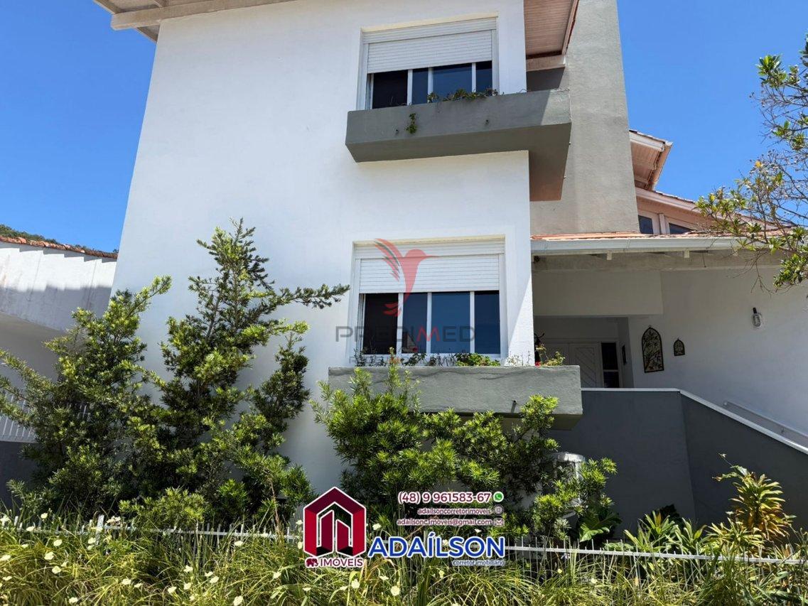 Linda Casa em Florianópolis, SC Brasil -Bairro Trindade com 4 dormitórios, sendo 2 suítes  João Pessoa - 