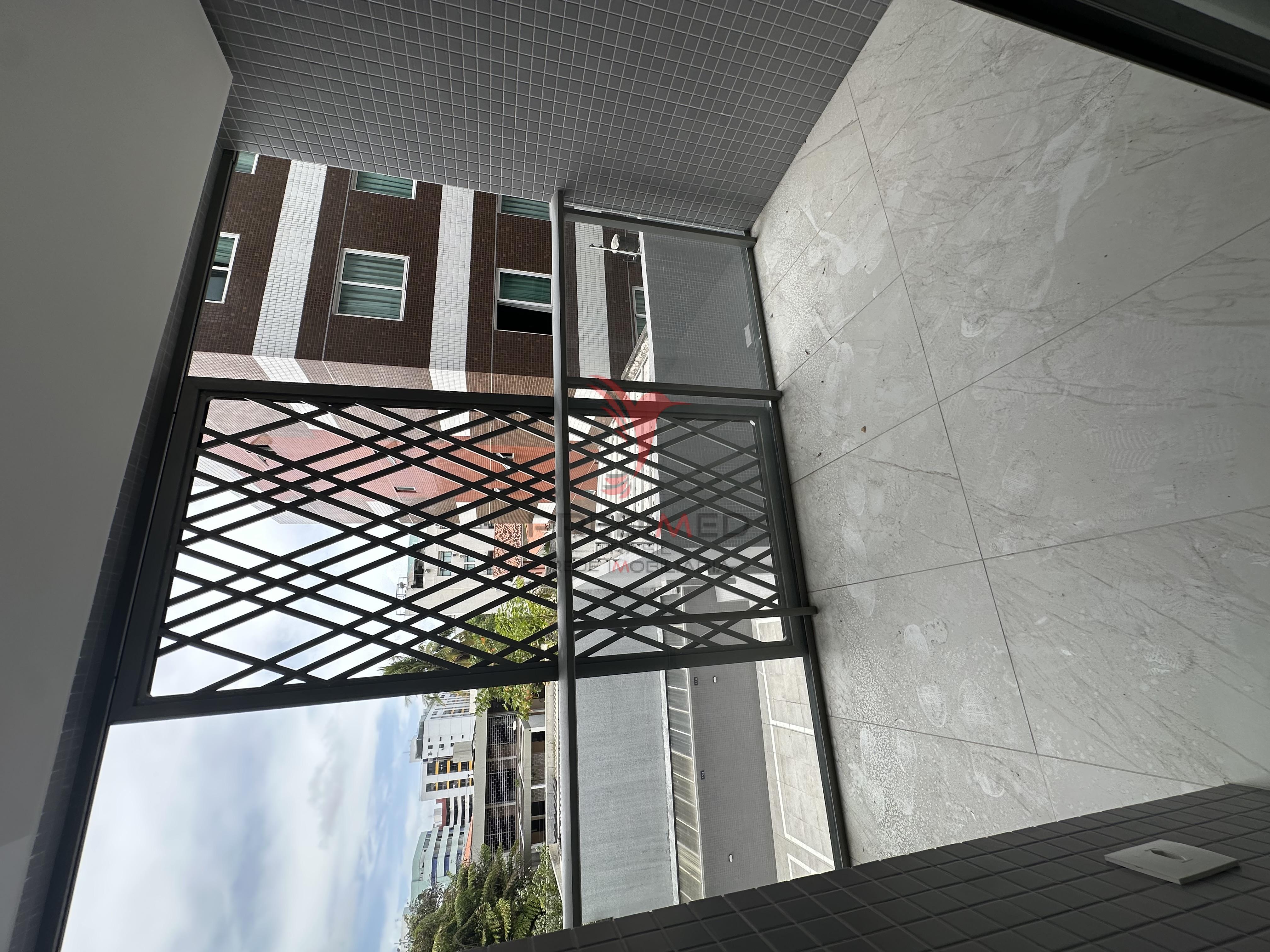 Vende-se apartamento na beira-mar do Cabo Branco, excelente moradia Av. Cabo Branco  João Pessoa - 