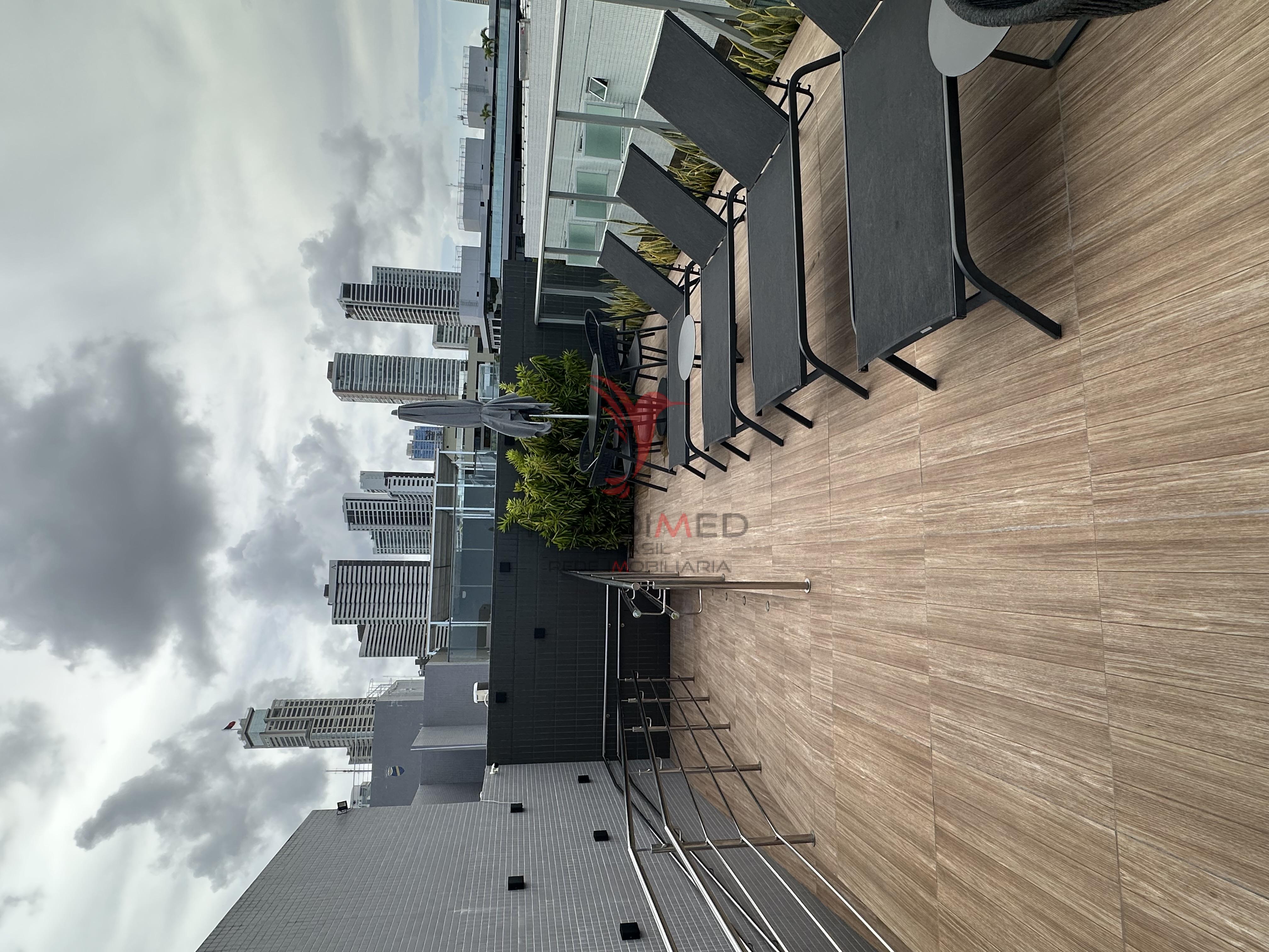 Vende-se apartamento na beira-mar do Cabo Branco, excelente moradia Av. Cabo Branco  João Pessoa - 