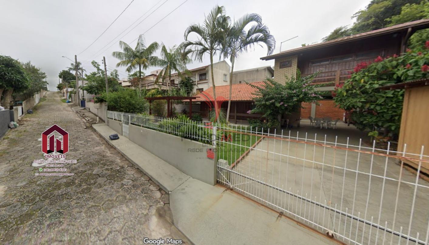 Bel&iacute;ssima casa sozinha no terreno a 700 metros da praia Ingleses. Florian&oacute;polis SC  Florianópolis - 