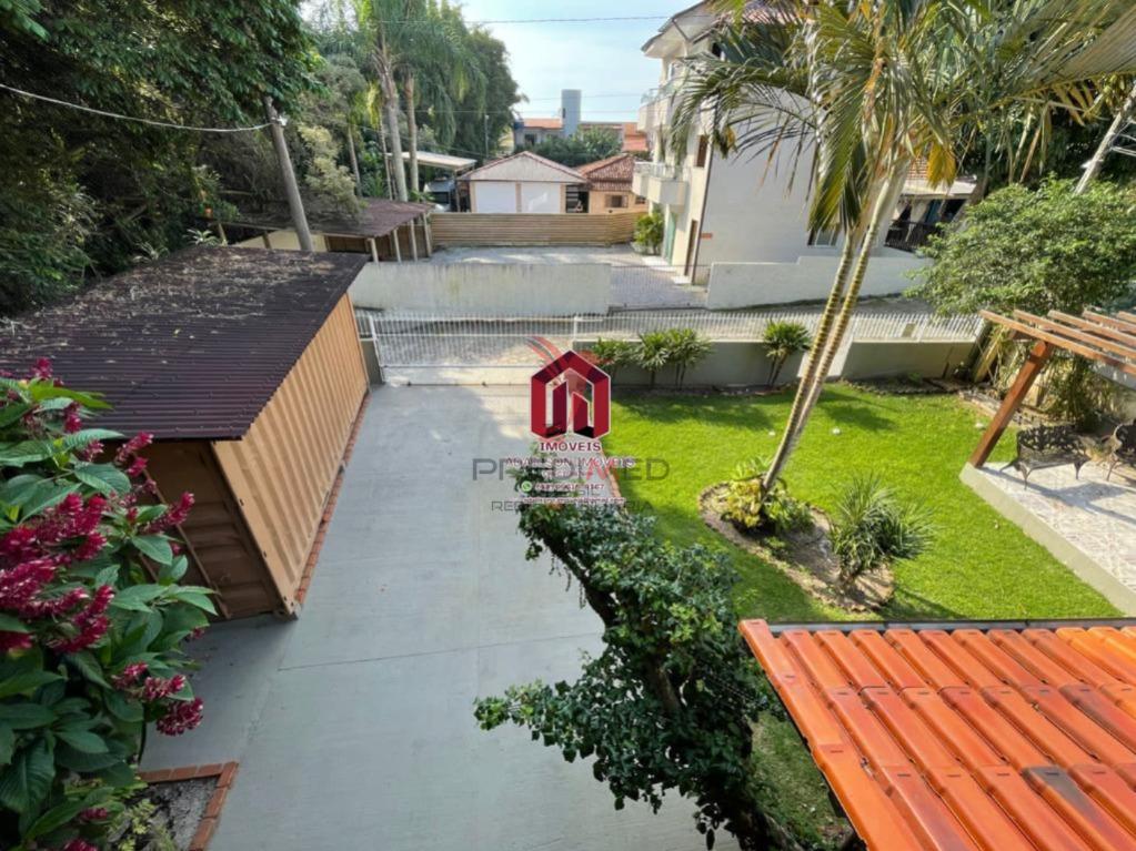 Bel&iacute;ssima casa sozinha no terreno a 700 metros da praia Ingleses. Florian&oacute;polis SC  Florianópolis - 