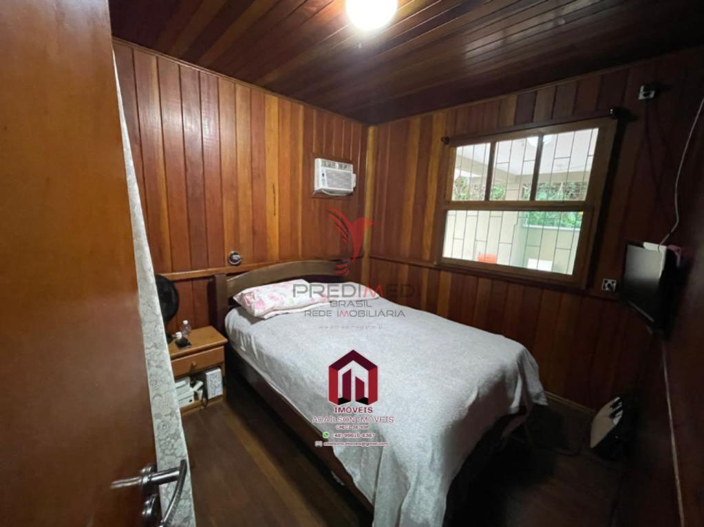 Bel&iacute;ssima casa sozinha no terreno a 700 metros da praia Ingleses. Florian&oacute;polis SC  Florianópolis - 