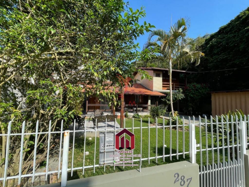 Bel&iacute;ssima casa sozinha no terreno a 700 metros da praia Ingleses. Florian&oacute;polis SC  Florianópolis - 