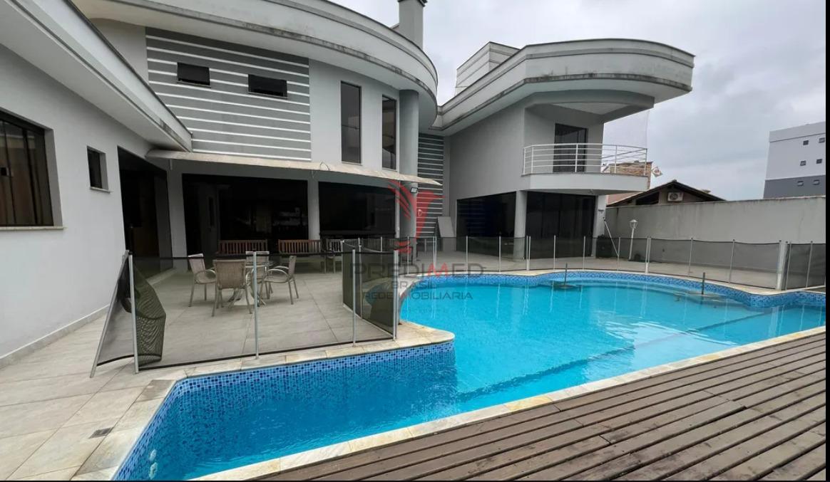 Casa de alto padr&atilde;o mobiliada no Jaragu&aacute; Esquerdo Rua João Carlos Stein Jaraguá do Sul - 