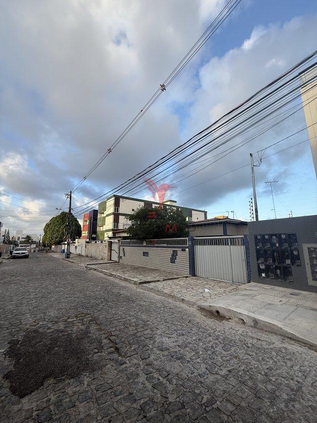 Cobertura duplex com piscina privativa,no bairro banc&aacute;rios em Jo&atilde;o Pessoa  João Pessoa - 