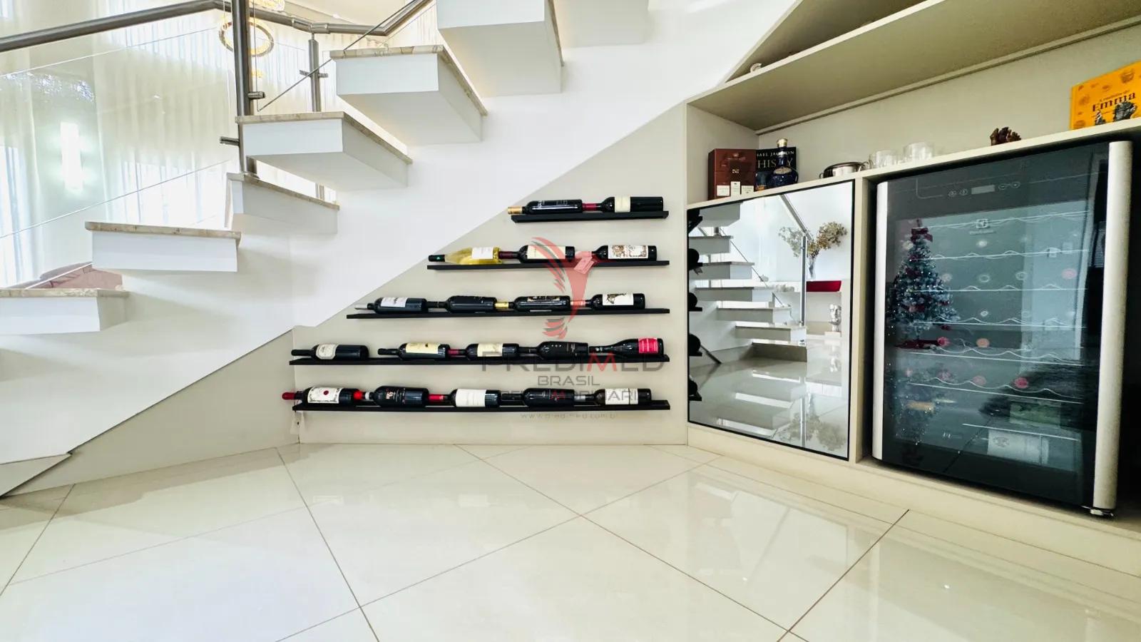 CASA COM 4 SUITES A VENDA EM CONDOM&Iacute;NIO " MARAVILHOSO"  - - 